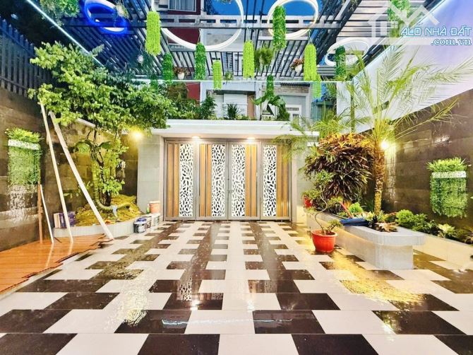 Bán biệt thự gần Lê Văn Thọ, phường 11, Gò Vấp, 260m2, ngang 14m, 3 tầng, giá 23.68 tỷ - 2