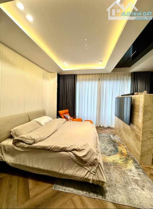 BÁN NHÀ NGỌC LÂM - 6TẦNG THANG MÁY - FULL NỘI THẤT - OTO VÀO TẬN NHÀ - VỊ TRÍ ĐẮC ĐỊA - 2