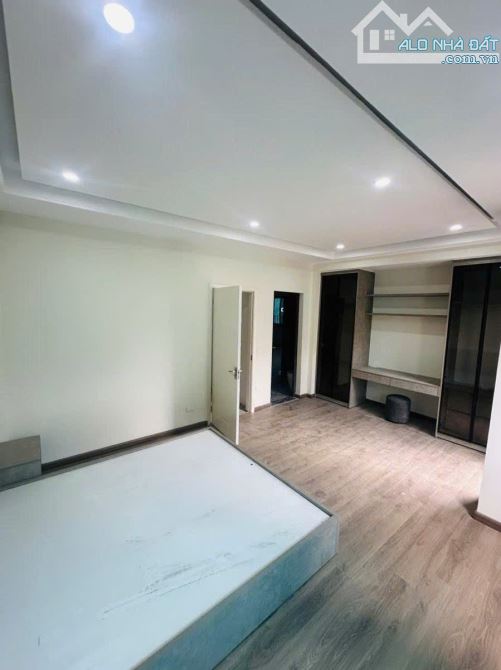 NHÀ ĐẸP QUAN NHÂN - LÔ GÓC 2 THOÁNG DT 31m2 5 tầng mặt tiền 5.2m Giá 7.3 tỷ - 2