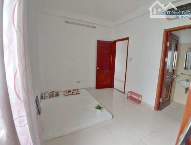Bán nhà Nguyễn Khoái, Quận 4, gần Gold View, Không QH, 70m2, hơn 6 tỷ - 3