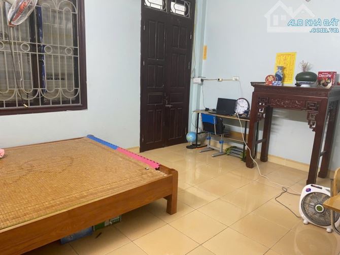 Bán nhà Mỹ Đình, dt38m- mt4,8m, 4 tầng dân xây, gần ô tô, bãi đỗ ô tô, gần phố. - 3