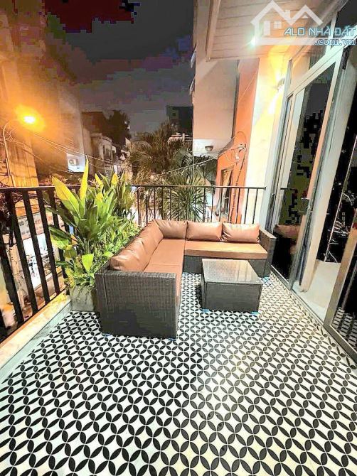 Nhà mới đẹp, mặt tiền kinh doanh 3 tầng, full nội thất cao cấp, Lạc Long Quân Tân Bình - 3