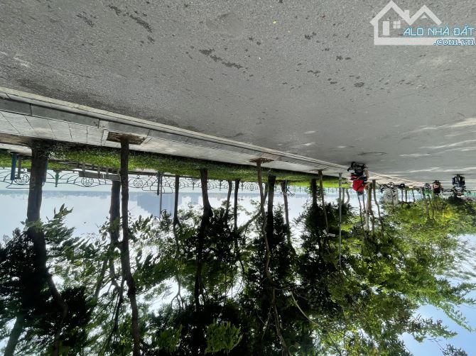 NHÀ MẶT PHỐ SÁT HỒ 28 TỶ 45m 4 TẦNG MT 4m VỈA HÈ Ô TÔ TRÁNH KINH DOANH LẠC LONG QUÂN TÂYHO