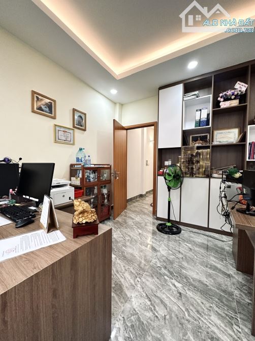 Biệt thự Đường 8m Khu K300 – Nguyễn Minh Hoàng - C18, P12, TB. 8,7m x 16m (136m2). Giá tốt - 3
