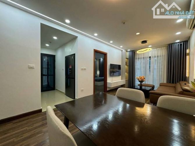 BIỆT THỰ VIP TRUNG TÂM CẦU GIẤY- LÔ GÓC - 3 MẶT THOÁNG -KINH DOANH KINH DOANH ĐỈNH - 3