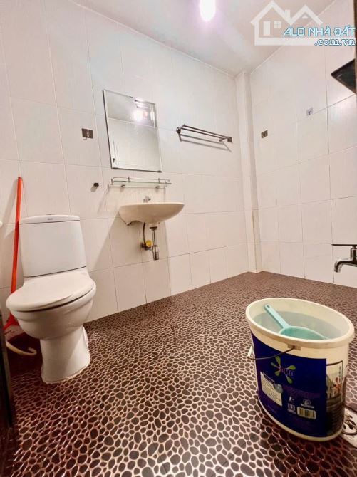 BÁN NHÀ DTSD 72M2 NGUYỄN HỮU HÀO P.6 Q.4 HƠN 3TY - 3
