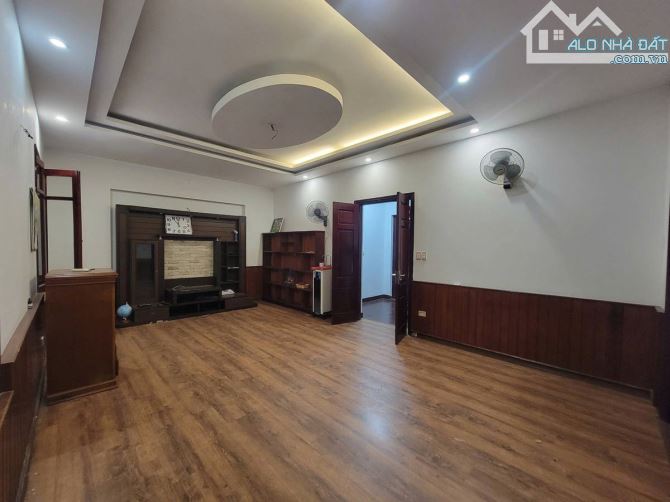 Bán nhà liền kề KĐT Xa La lô góc 2 thoáng, ô tô tránh DT: 130 m x 4tầng, MT: 12m 33  tỷ - 3