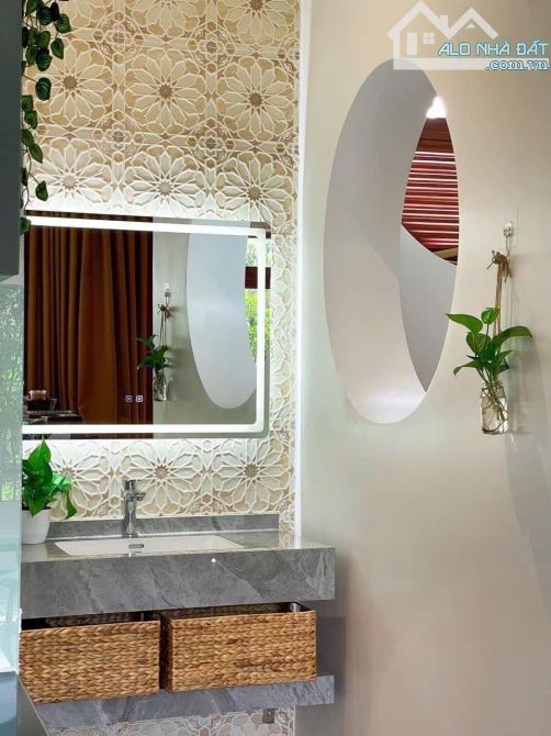 Bán Nhà Ngang 12m xây 3 Lầu Mặt tiền gần chợ Dĩ An 1 - 4