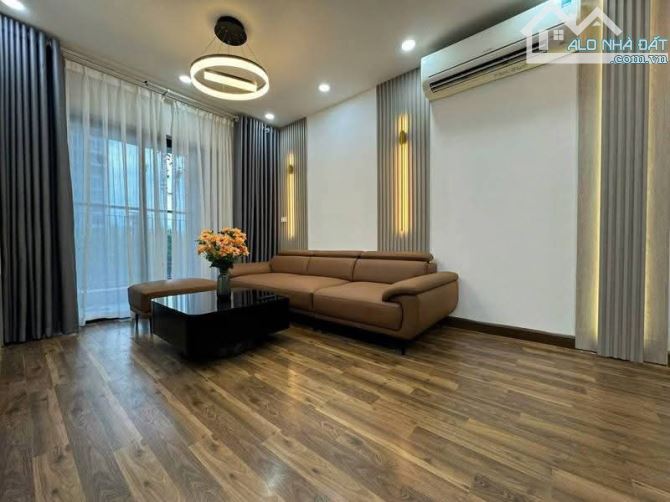 BIỆT THỰ VIP TRUNG TÂM CẦU GIẤY- LÔ GÓC - 3 MẶT THOÁNG -KINH DOANH KINH DOANH ĐỈNH - 4