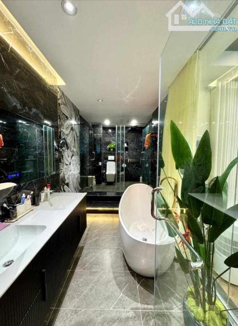 BÁN NHÀ NGỌC LÂM - 6TẦNG THANG MÁY - FULL NỘI THẤT - OTO VÀO TẬN NHÀ - VỊ TRÍ ĐẮC ĐỊA - 4