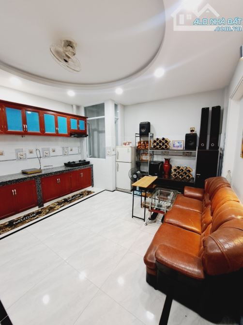 Bán gấp nhà 67m2. 5 tầng. Liên khu 4-5. BHHB. Bình Tân. Chỉ 5.8T - 5