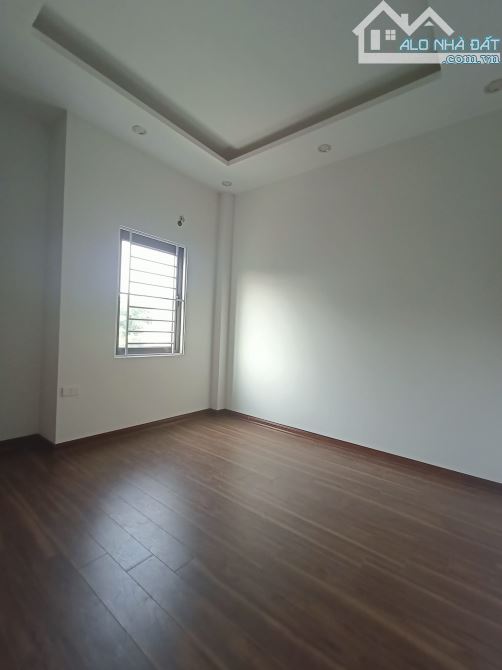 Nhà 4 tầng-Ngõ thông, oto tới cửa. 2 thoáng. Cuối trục Nguyễn Viết THứ-QL32.Gần Đại Lộ Thă - 5
