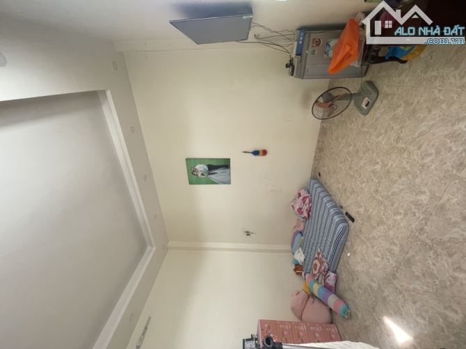 Nhà 3 tầng đường LÊ VĂN KHƯƠNG, phường HIỆP THÀNH, Q12, dt 140m2 (10mx14m), Hẻm 5m.7,2Tỷ - 5