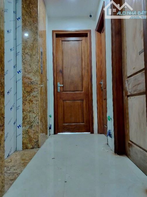 VĂN TRÌ CCMN 7 tầng 18 Phòng khép kín Thang máy FULL nội thất GPXD, PCCC đầy đủ 73m MT6,5m - 7