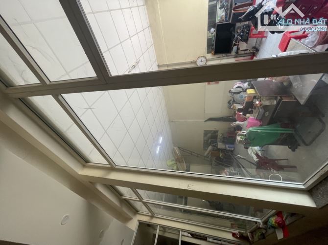 Nhà 3 tầng đường LÊ VĂN KHƯƠNG, phường HIỆP THÀNH, Q12, dt 140m2 (10mx14m), Hẻm 5m.7,2Tỷ - 8