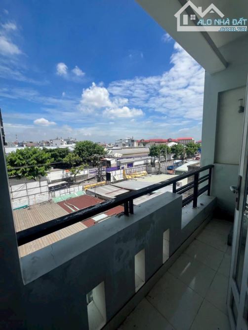 NGỘP BANK Nhà 3 tầng + Dãy trọ Mặt tiền đường TÔ KÝ, pTCH, Q12, dt 160m2(4mx41m). 20,5Tỷ - 9