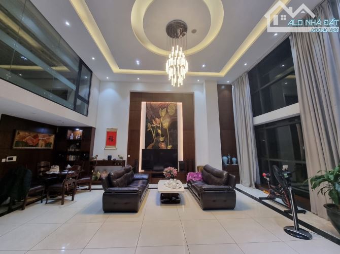 Bán căn Duplex full nội thất đẹp, 320m2 5 ngủ tại chung cư cao cấp Hà Đô Park View C Giấy