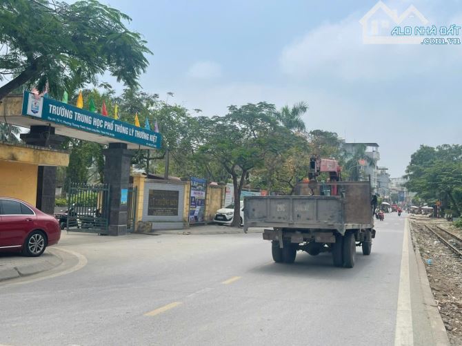 BÁN NHÀ THƯỢNG THANH 35M-5MT-6 TẦNG.5 TỶ NHÀ ĐẸP THIẾT KẾ HIỆN ĐẠI