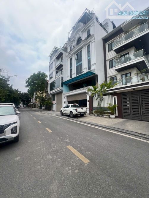 SIÊU PHẨM MẶT PHỐ NGHI TÀM 92M² - PHÂN LÔ VIP - VIEW HỒ TÂY - 2 THOÁNG - KD ĐỈNH - 31 TỶ