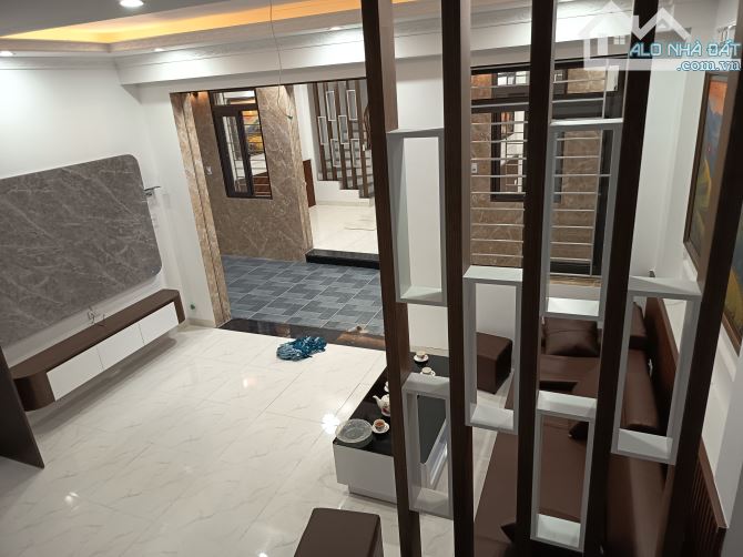 CHÍNH CHỦ GỬI BÁN NHÀ 5 TẦNG – GIÁ CHỈ 4.65 TỶ  MỖI TẦNG 1 PHÒNG RỘNG – VỊ TRÍ ĐẸP