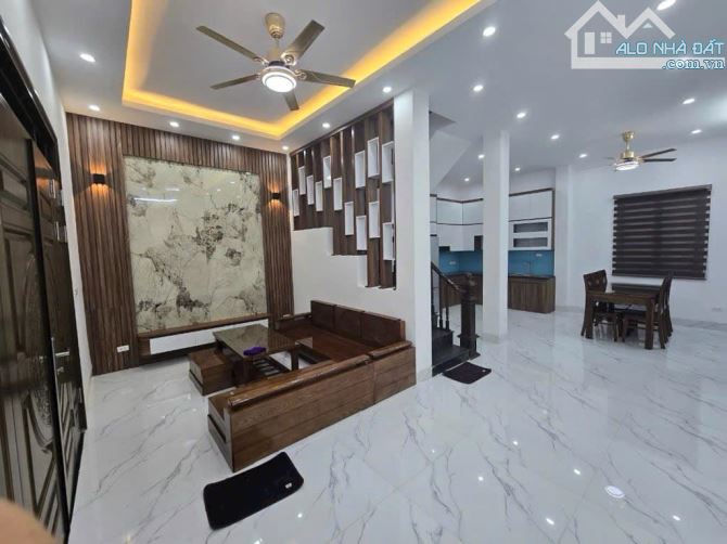 BÁN NHÀ LA KHÊ HÀ ĐÔNG DIỆN TÍCH 52M, 4 TẦNG, GIÁ NHỈNH 13 TỶ.