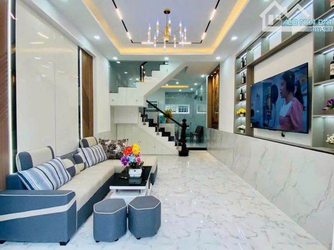 Siêu phẩm nhà 2.4 tỷ đường Hậu Giang, Quận 6, 75m2, sổ hồng riêng