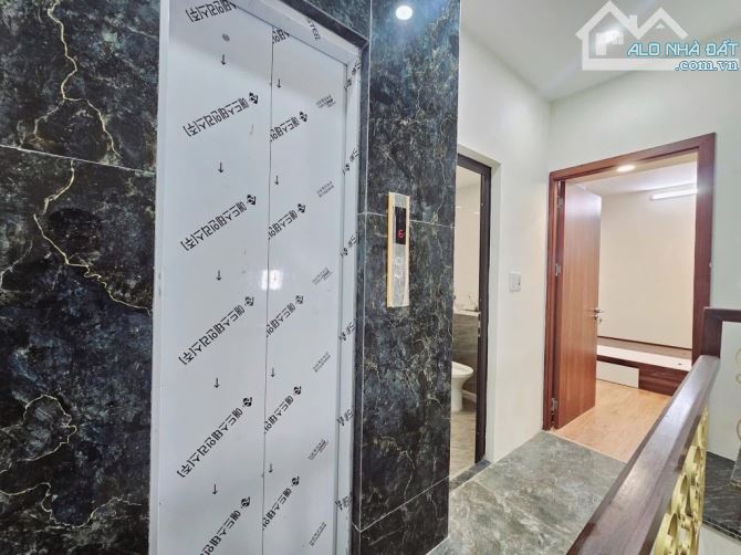 Bán nhà Mỹ Đình, dt30m, 6 tầng thang máy, nhà mới, gần ô tô, kinh doanh.