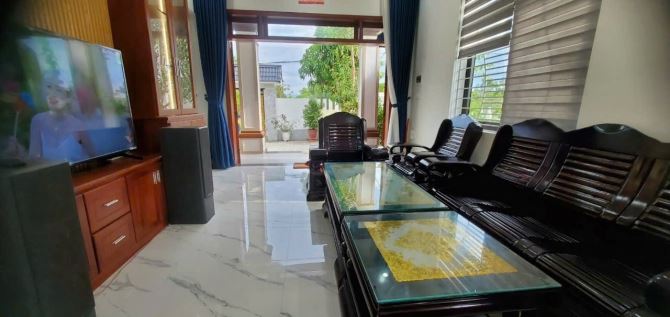 Bán đất tặng nhà diện tích lớn mặt tiền đường Bà Huyện Thanh Quan