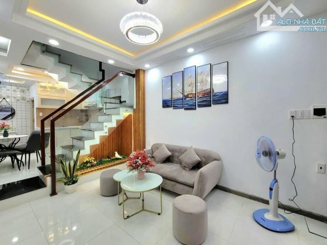 Mua ngay kẻo lỡ căn 44 m2 Hồ Thị Kỉ, Q.10. Chỉ 3 tỷ 090. 1T3L Đang cho thuê 18 tr