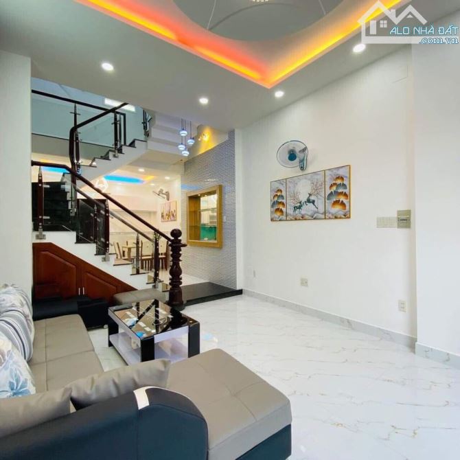 Bán nhà hẻm ô tô 8m ngay Gigamall, Thủ Đức. Giá: 2 tỷ 102 tr/ 76,4 m2, sổ hồng riêng