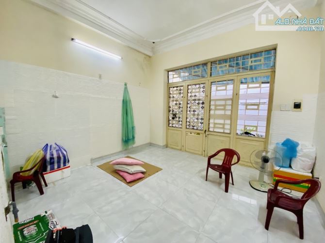 Bán nhà mặt kiệt Hoàng Diệu, 93m2, 4tỷ950 ngày trung tâm Hải Châu, Đà Nẵng