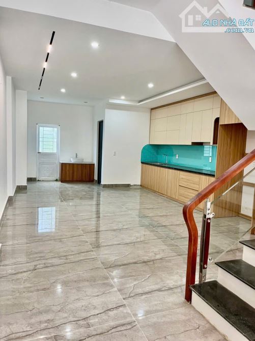 BÁN NHÀ MẶT TIỀN MỚI KENG – FULL NỘI THẤT – XÁCH VALI VÀO Ở NGAY!