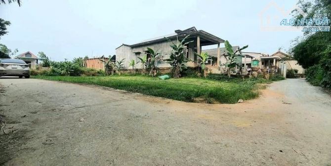 Chủ cần tiền hạ giá bán gấp duy nhất 1 lô quá rẻ Kiệt ô tô Hương Toàn gần chợ Dương Sơn, c
