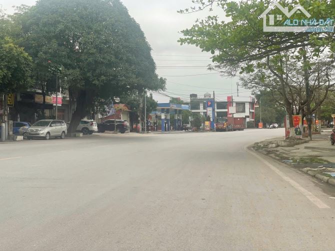 Bán lô đất  mặt đường Hùng Vương, Quán Toan, giá chỉ 4,x tỷ