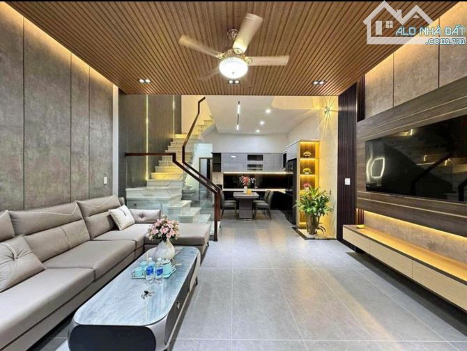 Căn Nhà 75m2 SHR Có HDT 14Tr 1T2L4PN Đ.Huỳnh Tấn Phát, Q.7 Chỉ Cần 3,79 Tỷ Công Chứng FULL
