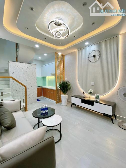 Bán gấp nhà Nguyễn Văn Quá, Quận 12. Giá: 2 tỷ 135tr, Sổ riêng, Diện tích: 68m2.
