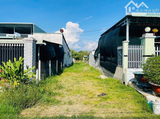 Bán Đất Mặt Tiền xã Tân Phú Trung Củ Chi, Diện Tích 150m2, Sổ Hồng Riêng, Giá 500 Triệu