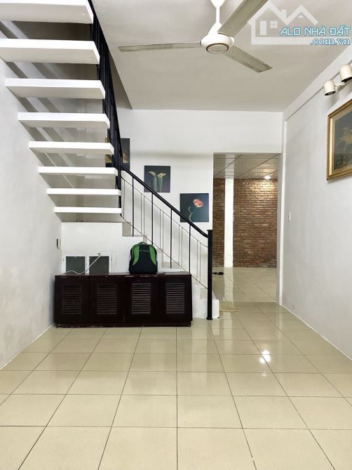 Bán nhà 2 tầng kiệt Hoàng Diệu,82m2, 3tỷ850 ngay TT Hải Châu, Đà Nẵng, tiện ích bạt ngàn