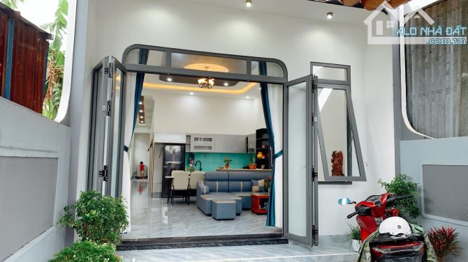BÁN NHÀ SỔ RIÊNG 5X27 GẦN TRƯỜNG MẦM NON HOÀNG YẾN
