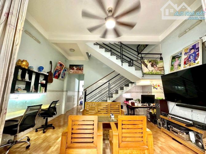 Nhà 2 tầng đông hoà dĩ an dt 68m2