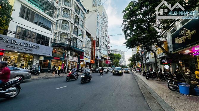 Bán căn nhà mặt tiền Nguyễn Thiện Thuật ngay ngã tư Nguyễn Thị Minh Khai