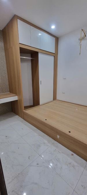 Cần bán gấp nhà 5 tầng.mặt tiền 5m,thang máy,full nội thất,giá chỉ nhỉnh 6 tỷ.