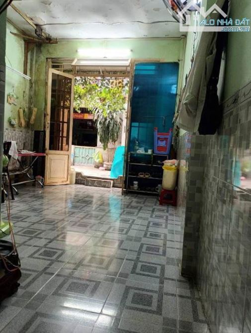 BÁN NHÀ 2 MẶT TIỀN GÓC NGÃ TƯ, VỊ TRÍ ĐẮC ĐỊA - KINH DOANH SẦM UẤT