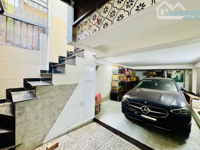 HẦM + 3Tầng, 62m2 (4.1 x 15) 5P ngủ gần Chợ Bà Chiểu, Cầu Bông giáp Q1