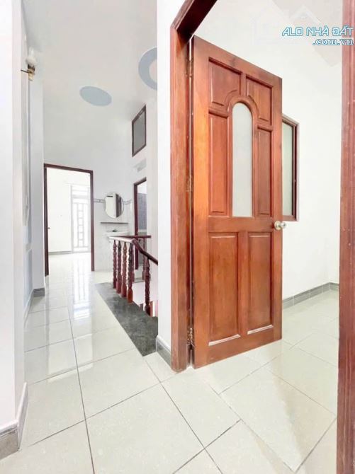 ✨ Dòng Tiền Cao! Bán nhà CMT8, 60m² 8PN (3.5 tầng) - Dòng tiền cho thuê 360 triệu/năm