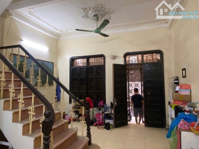 THÁI THỊNH - NGÕ 3M - Ô TÔ ĐỖ 30M - PHÙ HỢP XÂY CCMN 80M2 - 11 TỶ