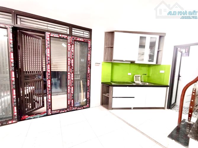 Lĩnh Nam  - Hoàng Mai         21/25m - 4 tầng - 2,98 tỷ