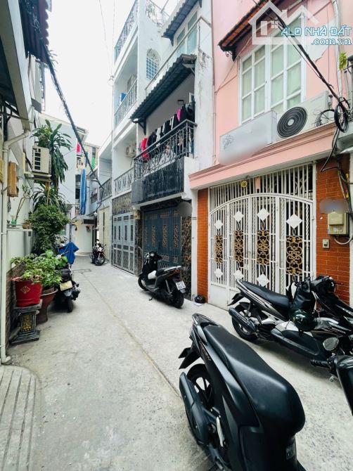 Bán nhà nguyễn văn cừ quận 1- trệt lầu còn mới- 1căn ra mặt tiền- shr hoàn công đủ- 1 tỷ x