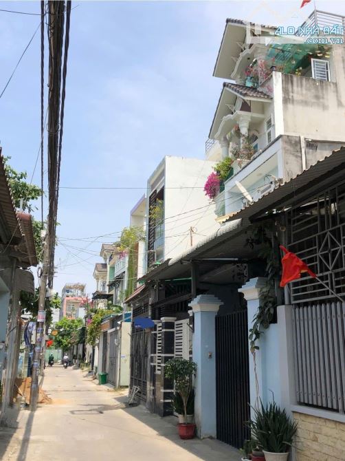 HẺM XE HƠI ĐẬU CỬA – NHÀ 2 TẦNG – 100M² – HIỆP BÌNH CHÁNH – GIÁ HƠN 6 TỶ TL MẠNH
