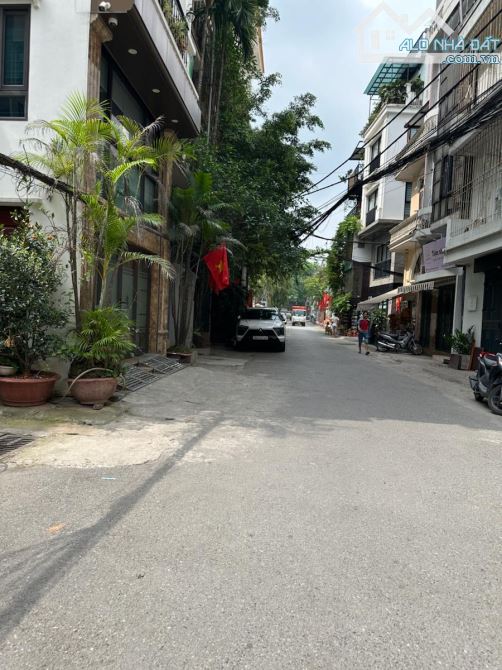 SIÊU PHẨM 12Tỷ 35m 5T MT 4m ĐỘI CẤN BA ĐÌNH ÔTÔ 7CHỖ ĐỖ CỬA 15M RA PHỐ ÔTÔ TRÁNH NGÕ THÔNG